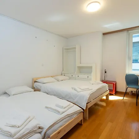 Cozy Duplex Garden & Family Comfort דירה